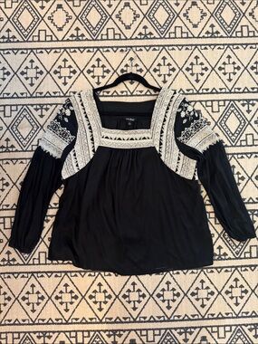 Lucky Brand Black Long-Sleeve Embroidered Square-Yoke Top